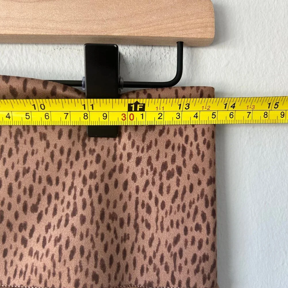 Athleta Salutation Animal Print Leggings w/ Stash Pockets Womens Size M - Picture 10 of 12